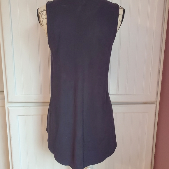 Adorable Super Soft Faux Suede Top Size M - Picture 4 of 8